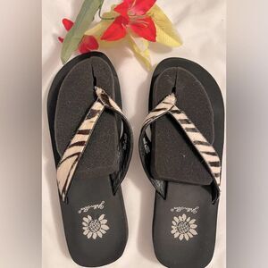 Yellow Box “Burst” black & white sandals!